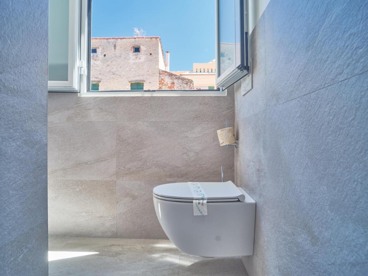 Camera Matrimoniale/Doppia con Letti Singoli con Letto Supplementare e Vista Mare