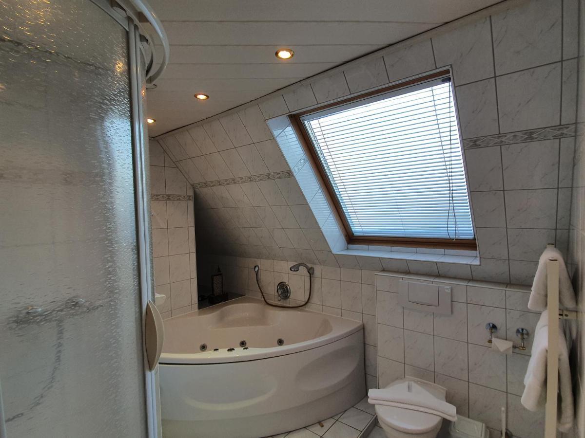 Double Room with Spa Bath,1642333294:JPEG