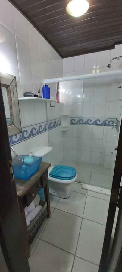 Suíte com Cama King-size e Banheira de Hidromassagem