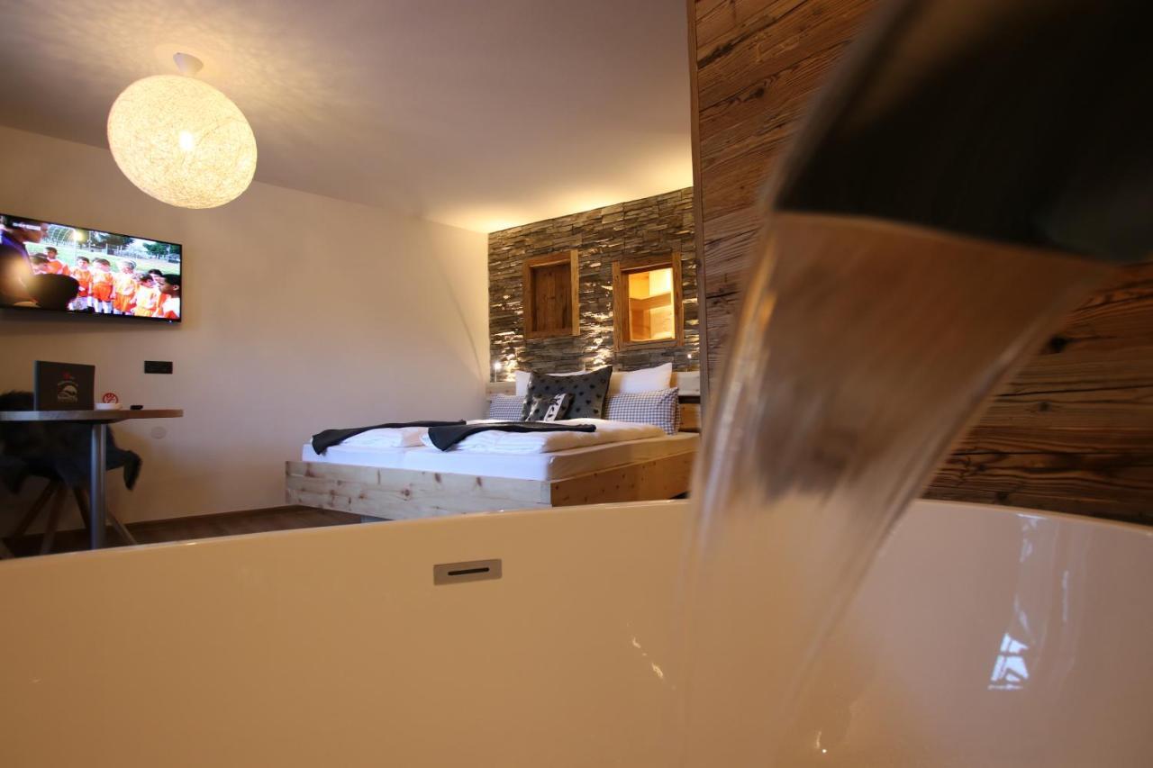 Deluxe Tweepersoonskamer met Bad en Balkon