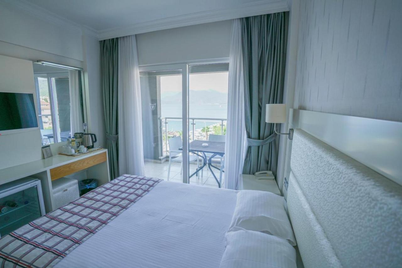 Deluxe Doppelzimmer mit seitlichem Meerblick
