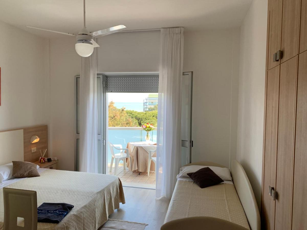 Dreibettzimmer mit Meerblick