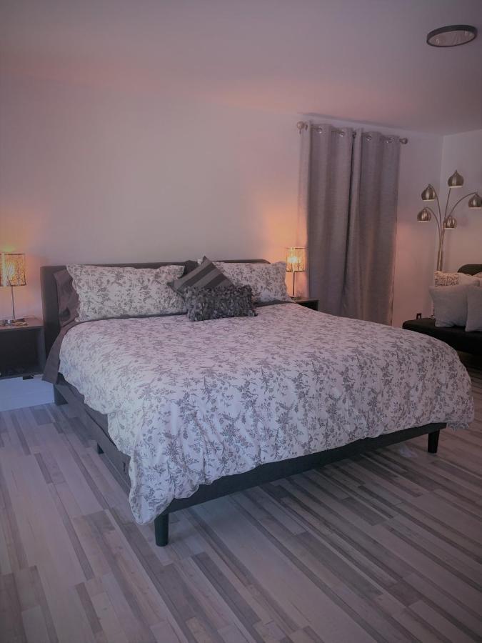 Deluxe King Suite,1107112869:JPEG