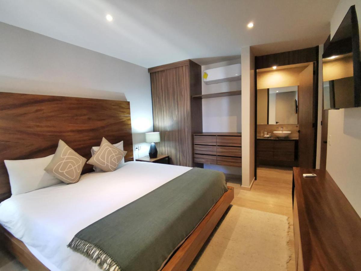 Luxury Two Bedroom Apartment - Partial Ocean View