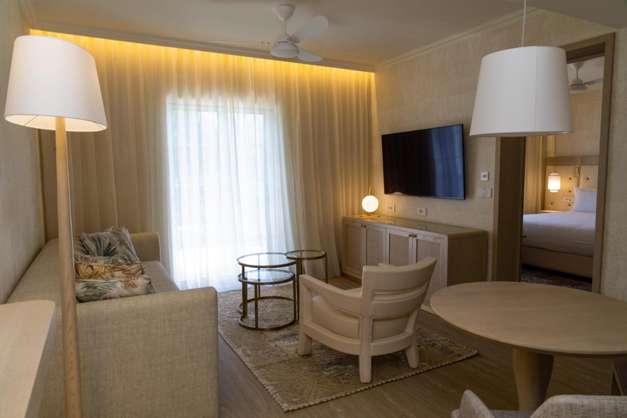 Premium Suite met Uitzicht op Zee (2 Volwassenen + 2 Kinderen tot 10 Jaar)