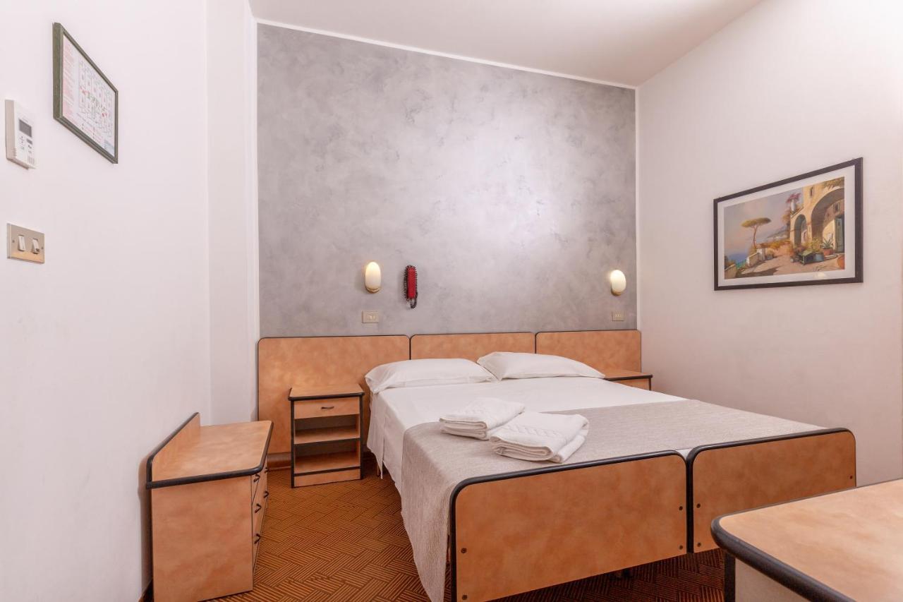 Two Connecting Double Rooms,665775600:JPEG
