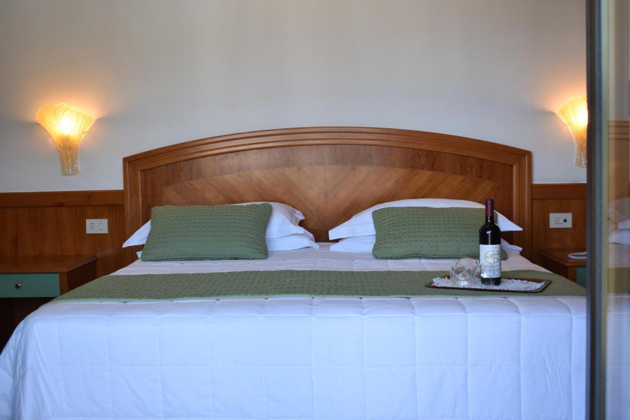 Basic Double or Twin Room,1498742119:JPEG