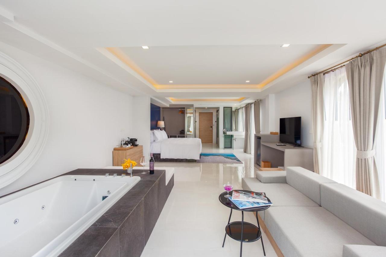 Oceanfront Suite