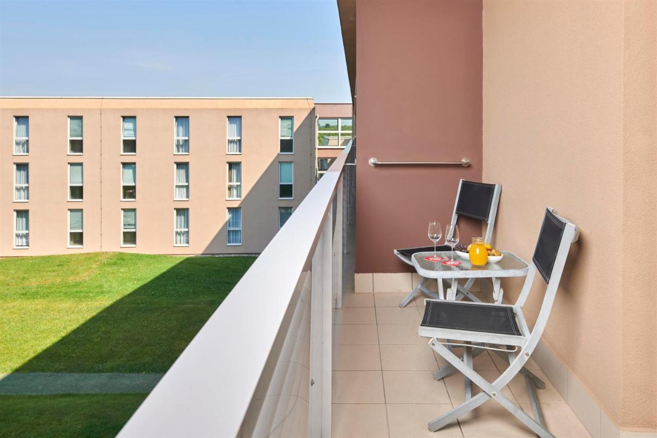 Suite Balcony,1168159603:JPEG