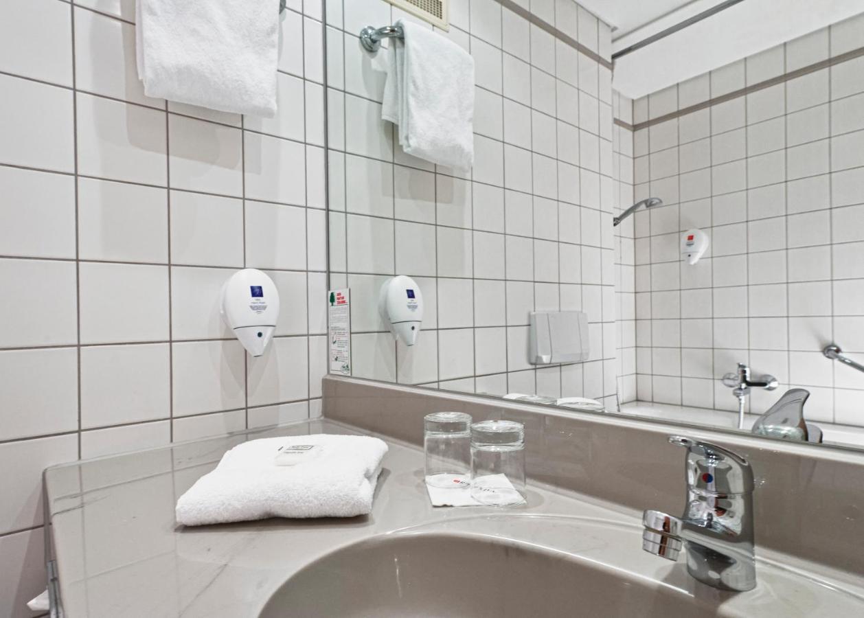 Standard Twin Room,1277026057:JPEG
