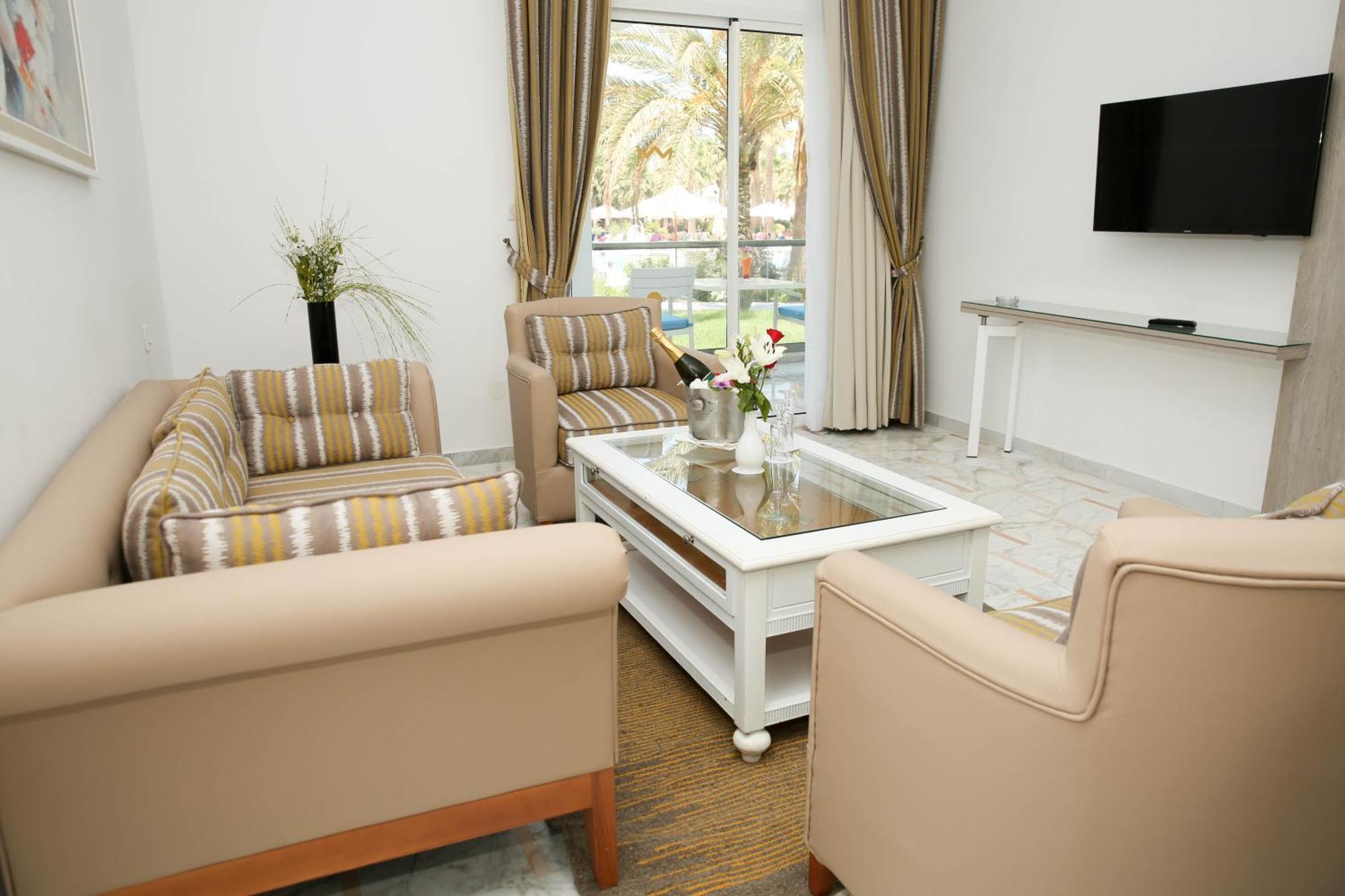 Deluxe Suite