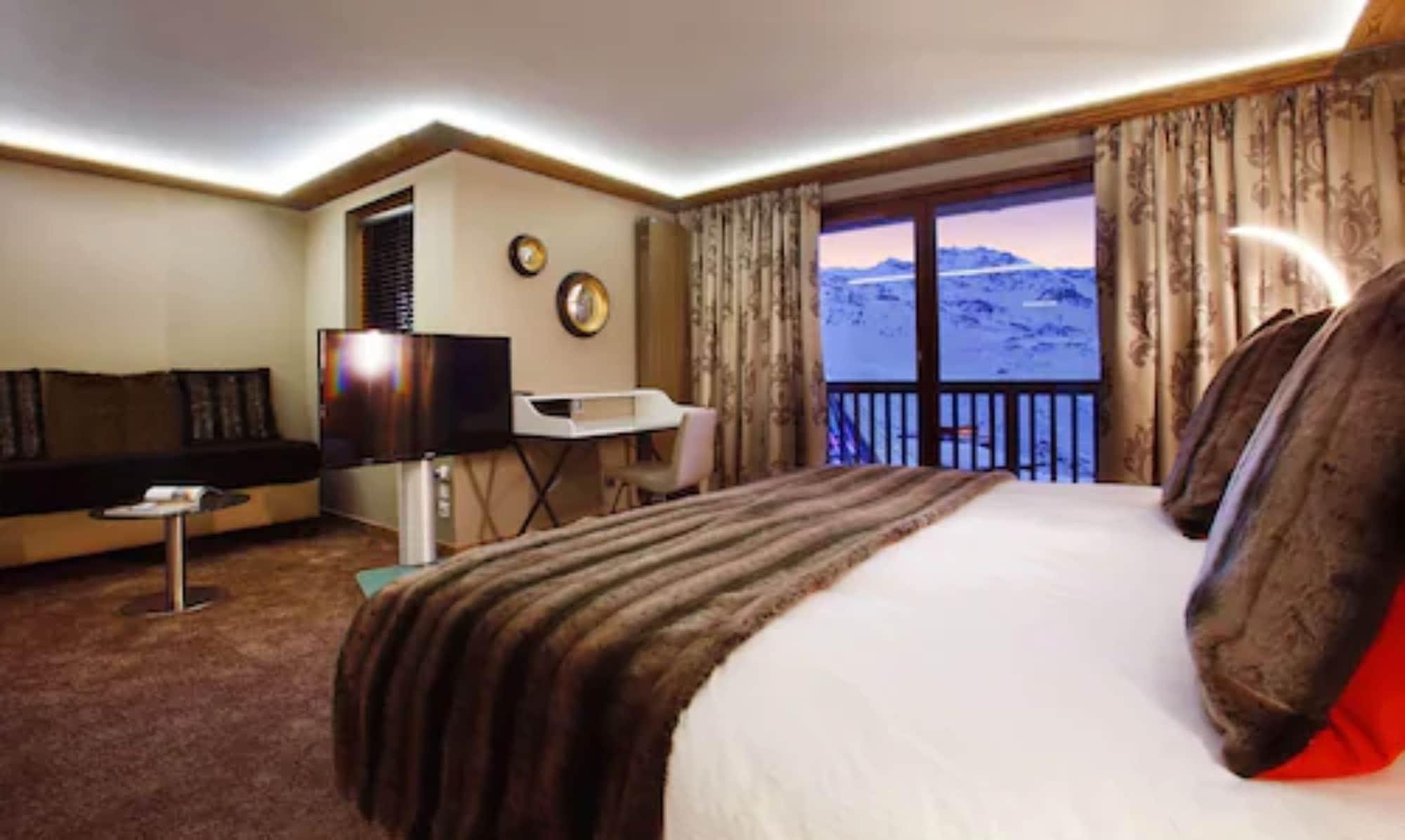 Deluxe Room,1717624993:JPEG