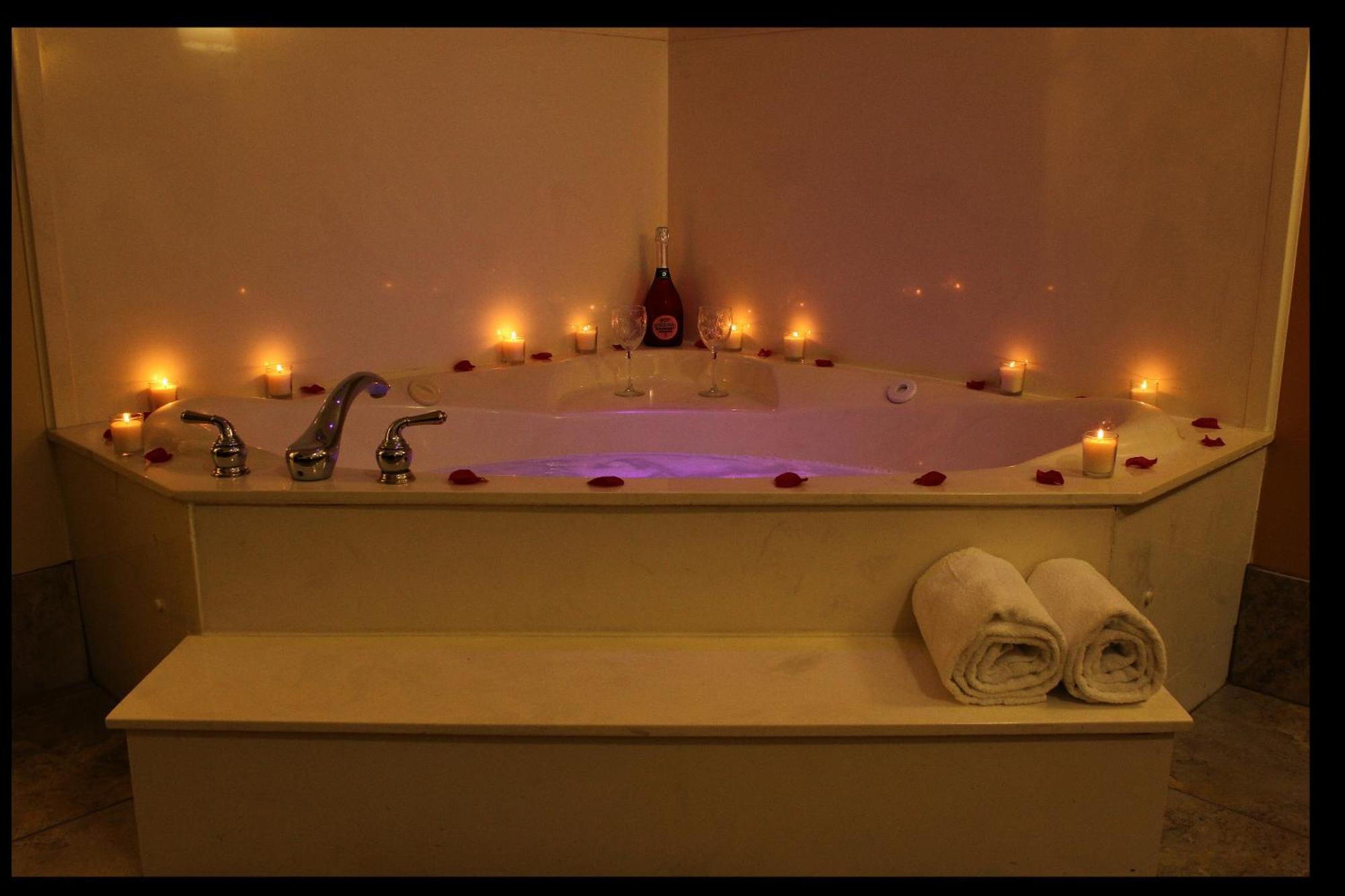 Honeymoon Suite,1217878906:JPEG
