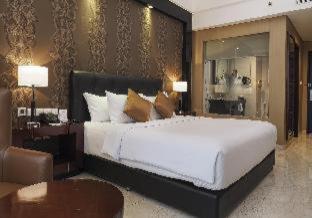 Superior King Room,790315584:JPEG