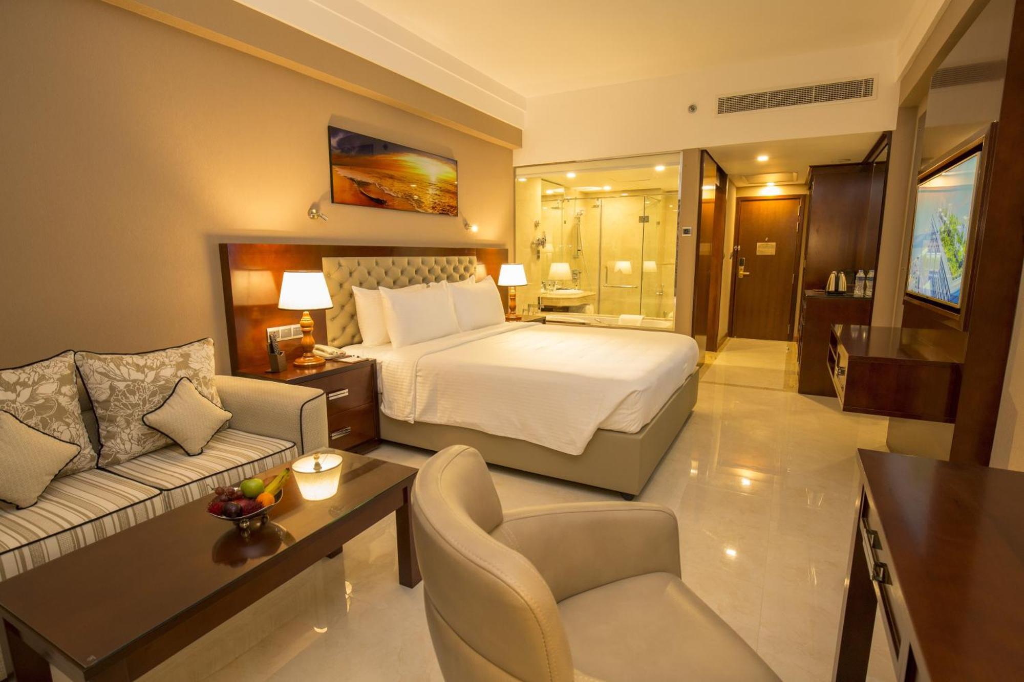 Superior Kamer met Kingsize Bed, Gratis Stadstour en Toegang tot de Beach Lounge