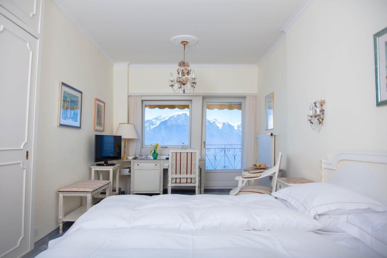 Standard Double Room Lake View