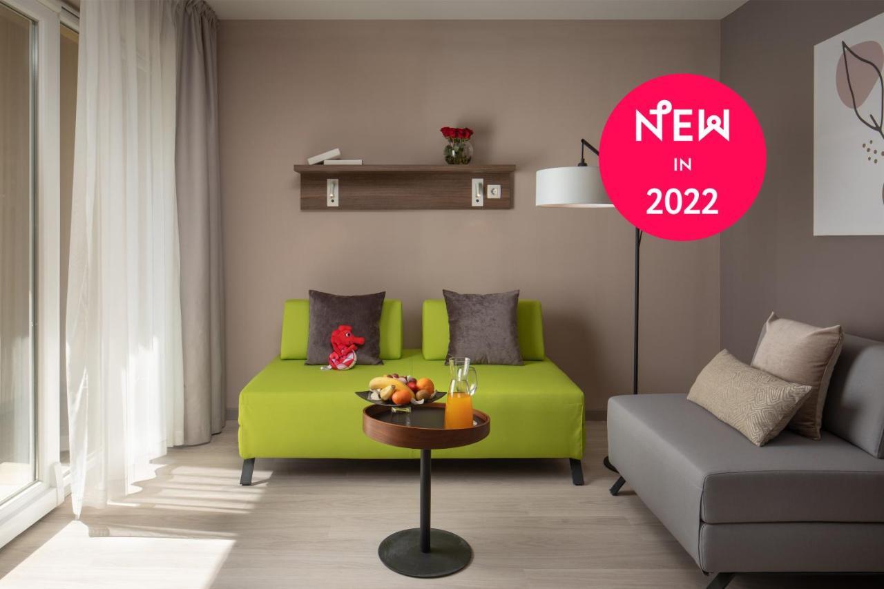 Superior Family room with Balcony - Poolside,1268687848:JPEG