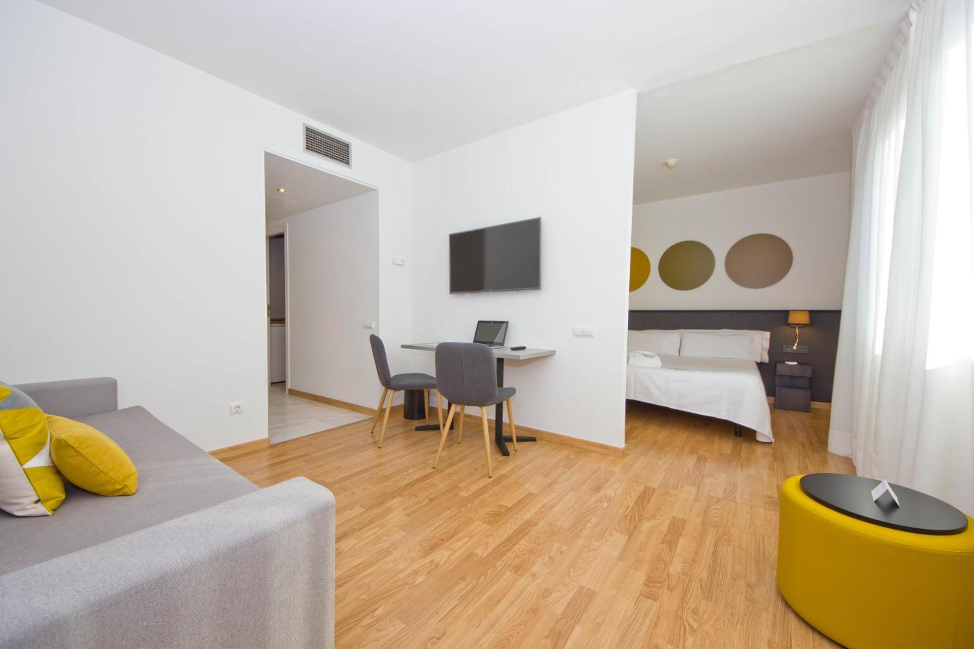 Quintuple Room