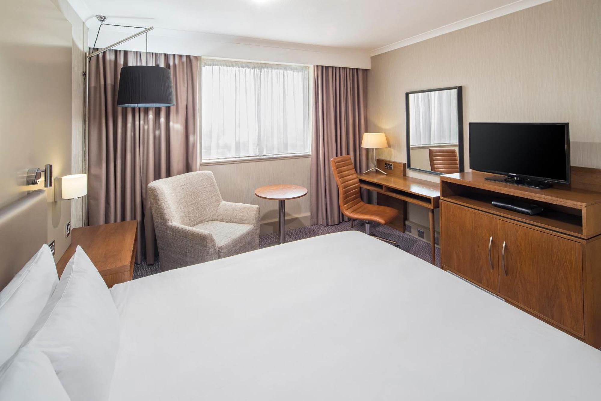 Standard Queen Room with River View