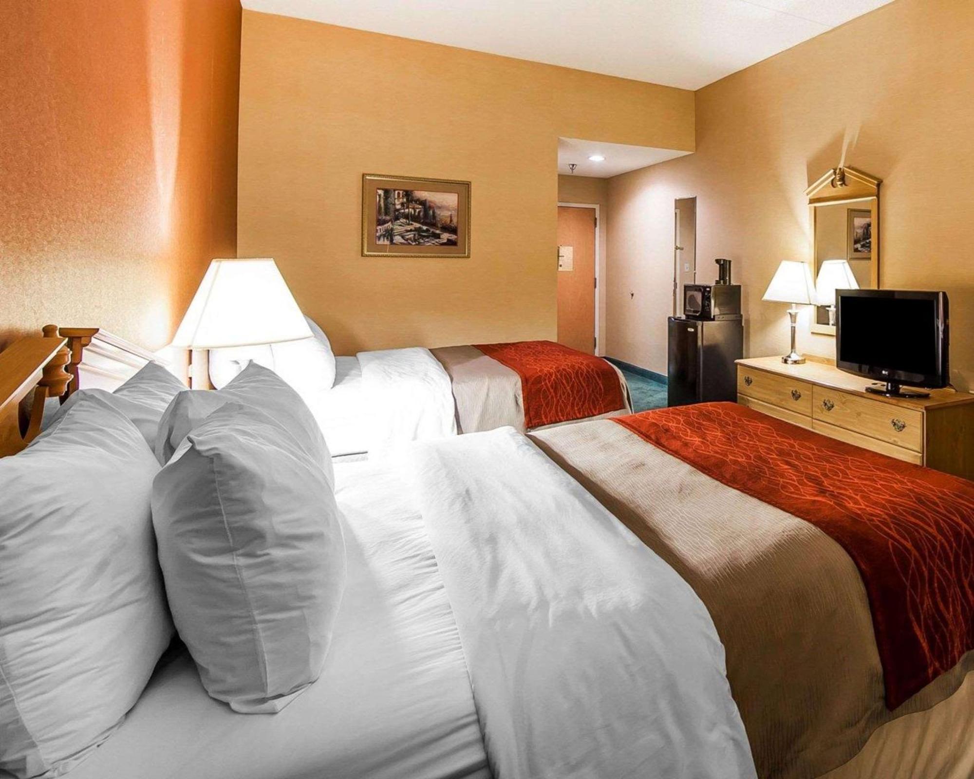 Queen Room with Two Queen Beds - Non-Smoking,1278333280:JPEG