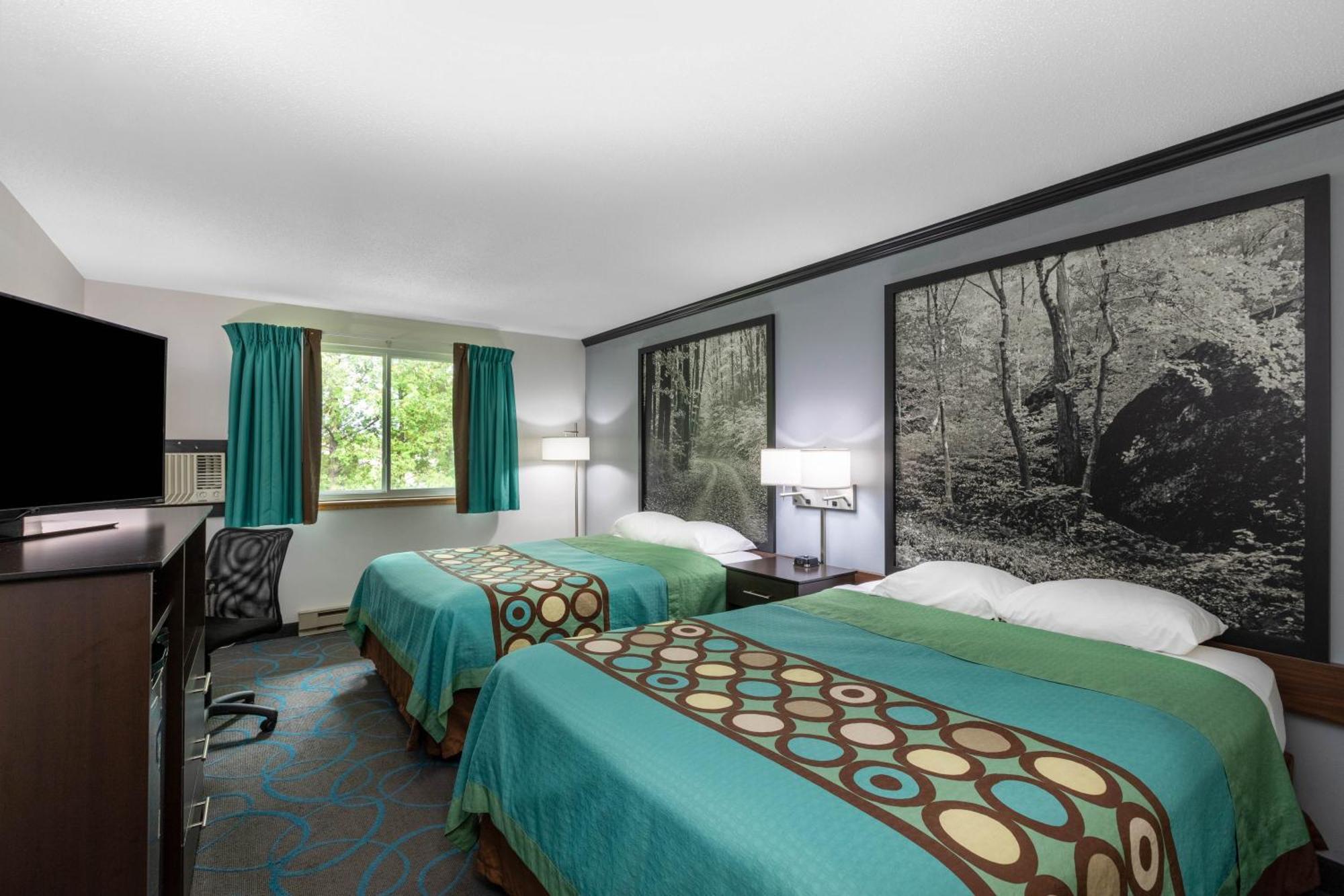 Queen Room Two Queen Beds Non-Smoking No Pets This Room