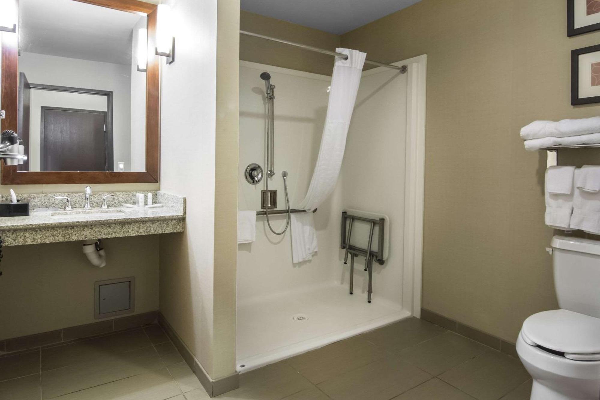 Queen Suite with Two Queen Beds - Non-Smoking,1282896595:JPEG