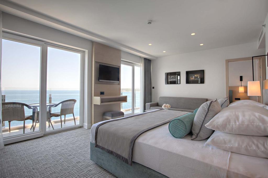 Premium Family Suite with Balcony and Sea View,304655920:JPEG