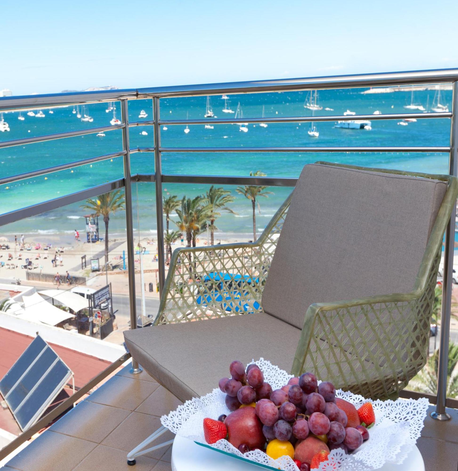 Suite mit Balkon und Meerblick (2 Erwachsene + 2 Kinder)