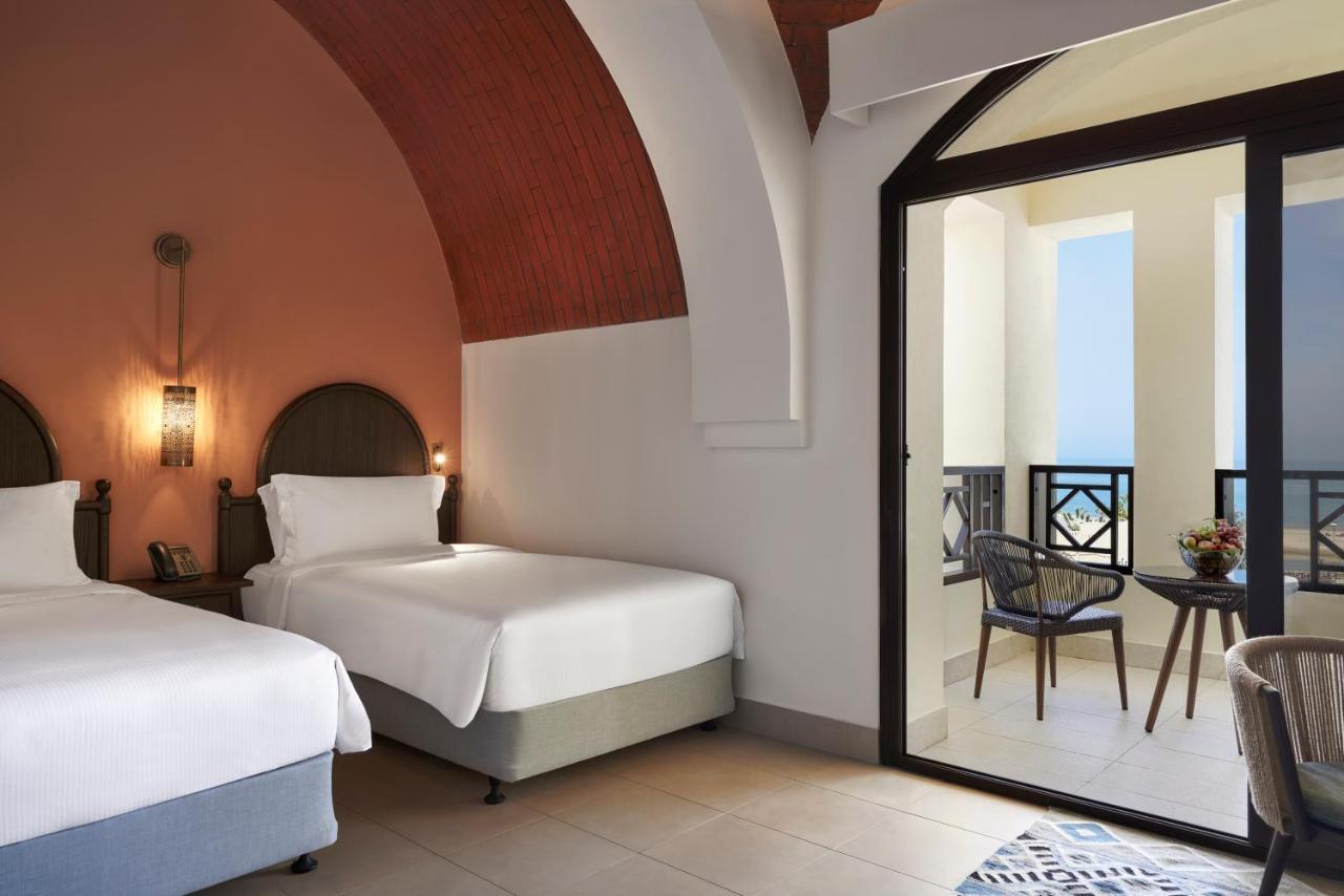 Guest Room Twin Beds