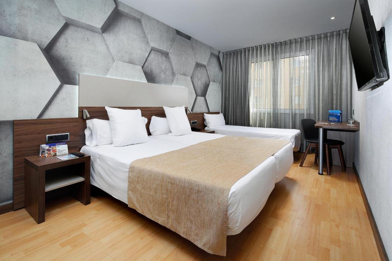 Twin Room with Extra Bed (3 Adults)