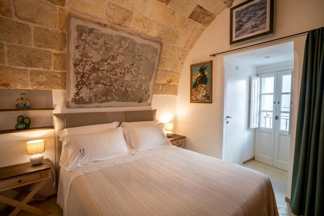 Deluxe Double Room Shower