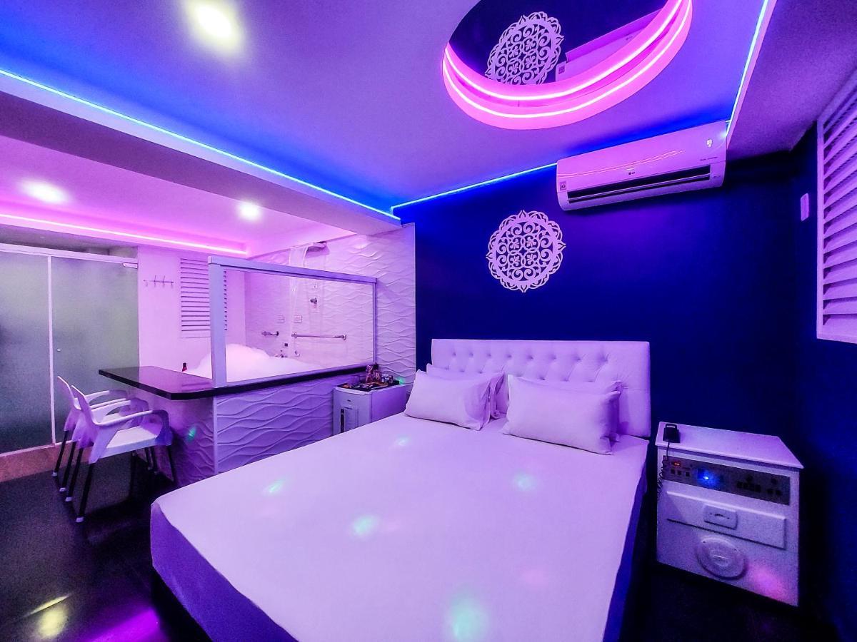 Quarto Duplo com Banheira de Hidromassagem