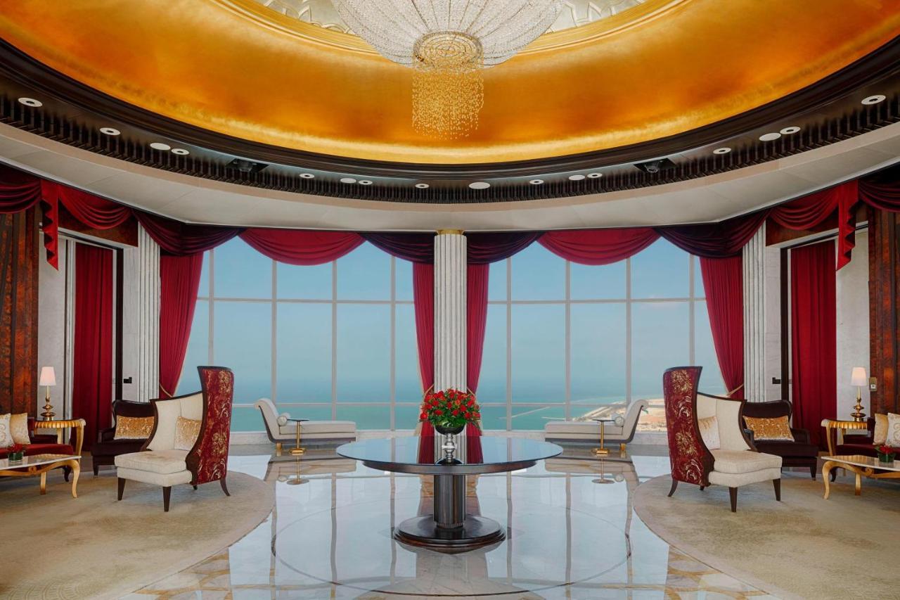 Suíte na Cobertura Abu Dhabi de 3 Quartos com Vista do Mar
