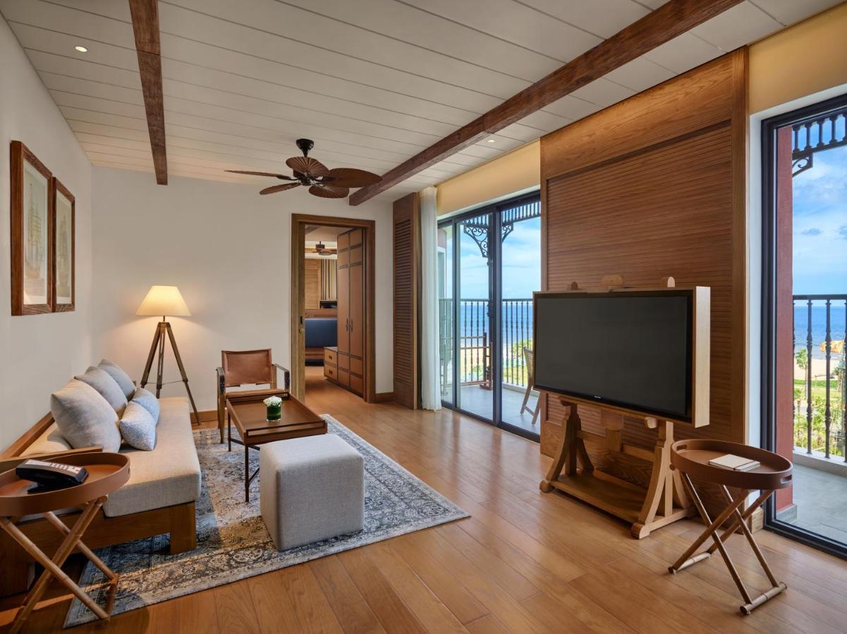 Admiral Suite with Balcony and Ocean Front  View - Club Lounge Complimentary,1714184839:JPEG