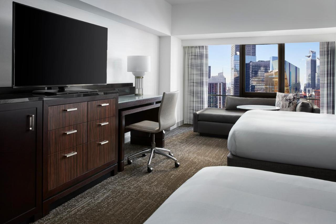 Superior Double Room with Two Double Beds and Times Square View - Hearing Accessible