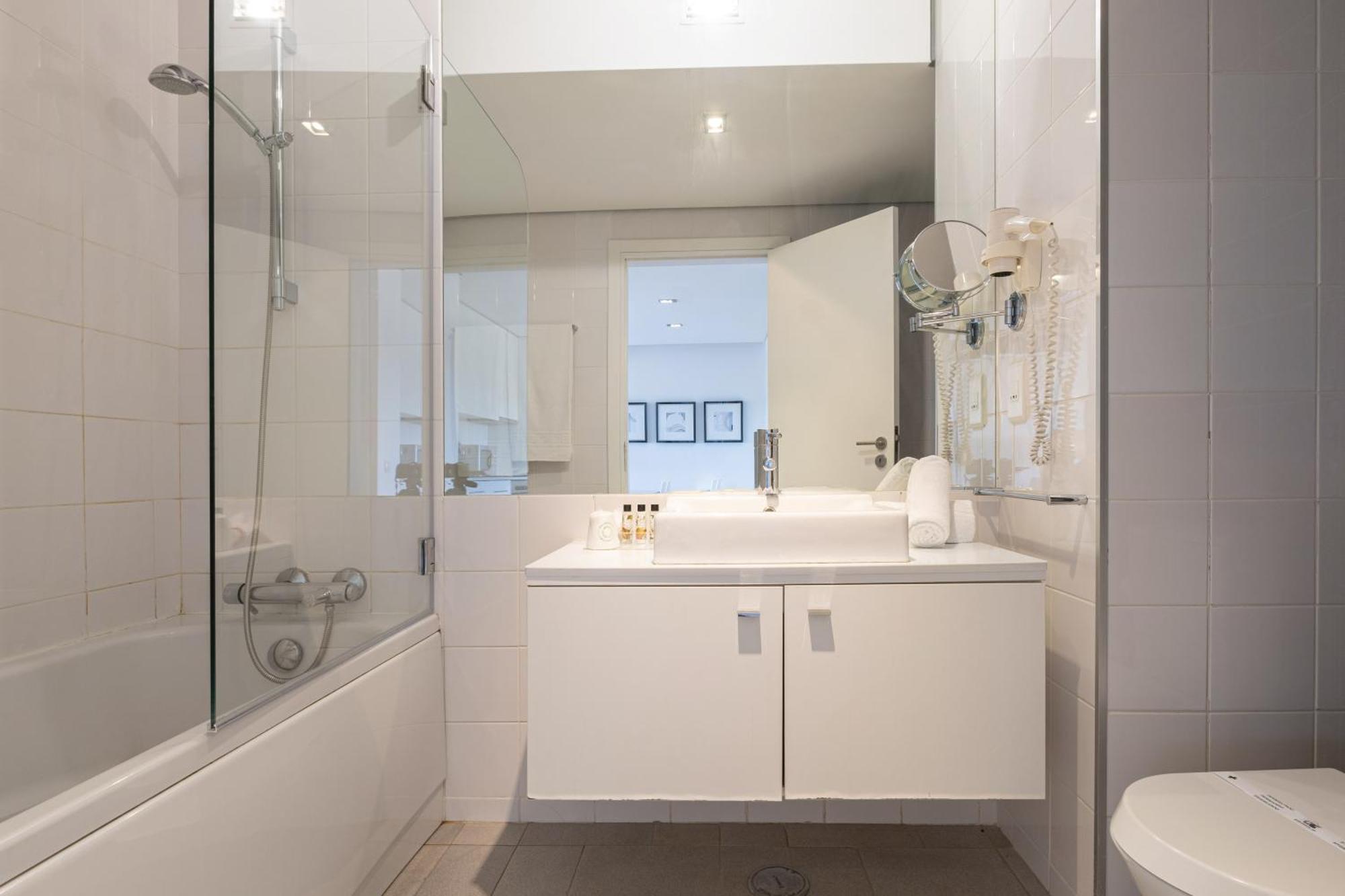 Apartment mit Poolblick