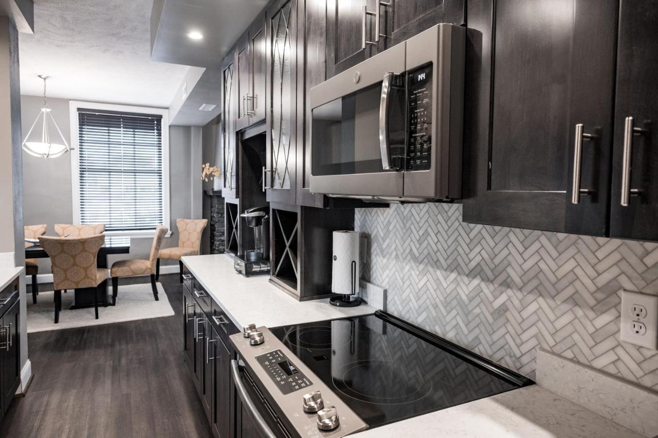 Suite,1386452624:JPEG