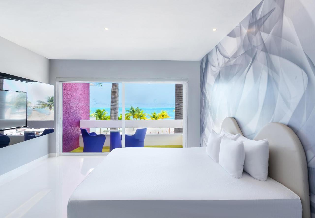 Quarto Trendy com Vista do Mar e Experiência Playful