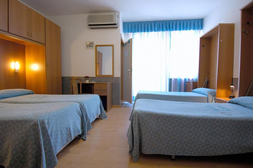 Quadruple Room,37662967:JPEG