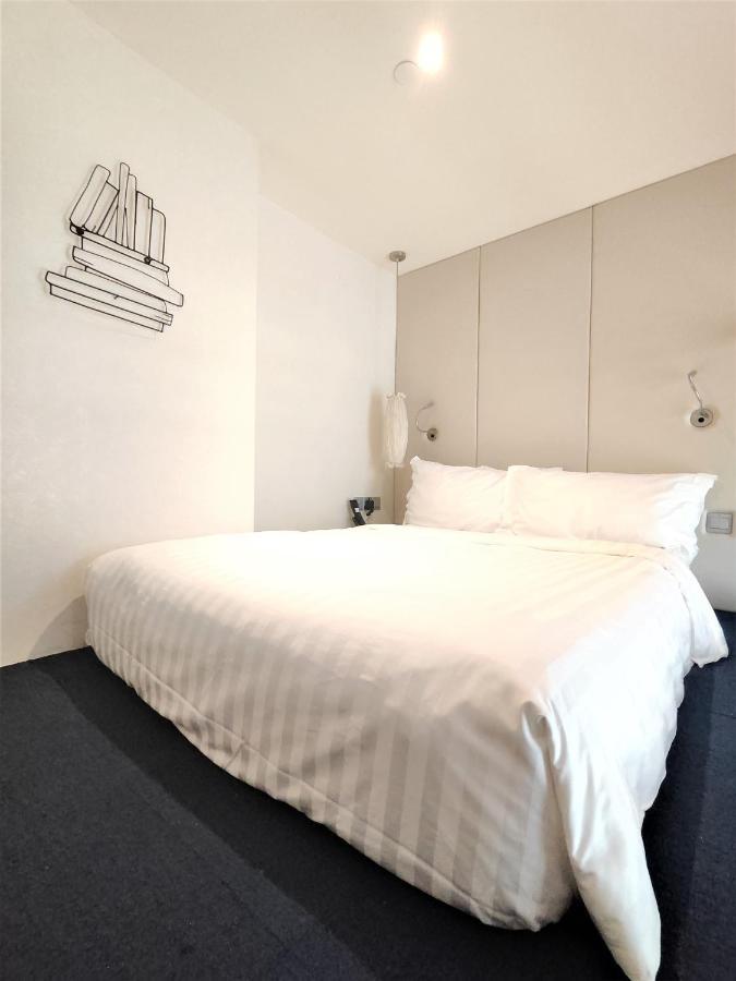 Signature Loft Room
