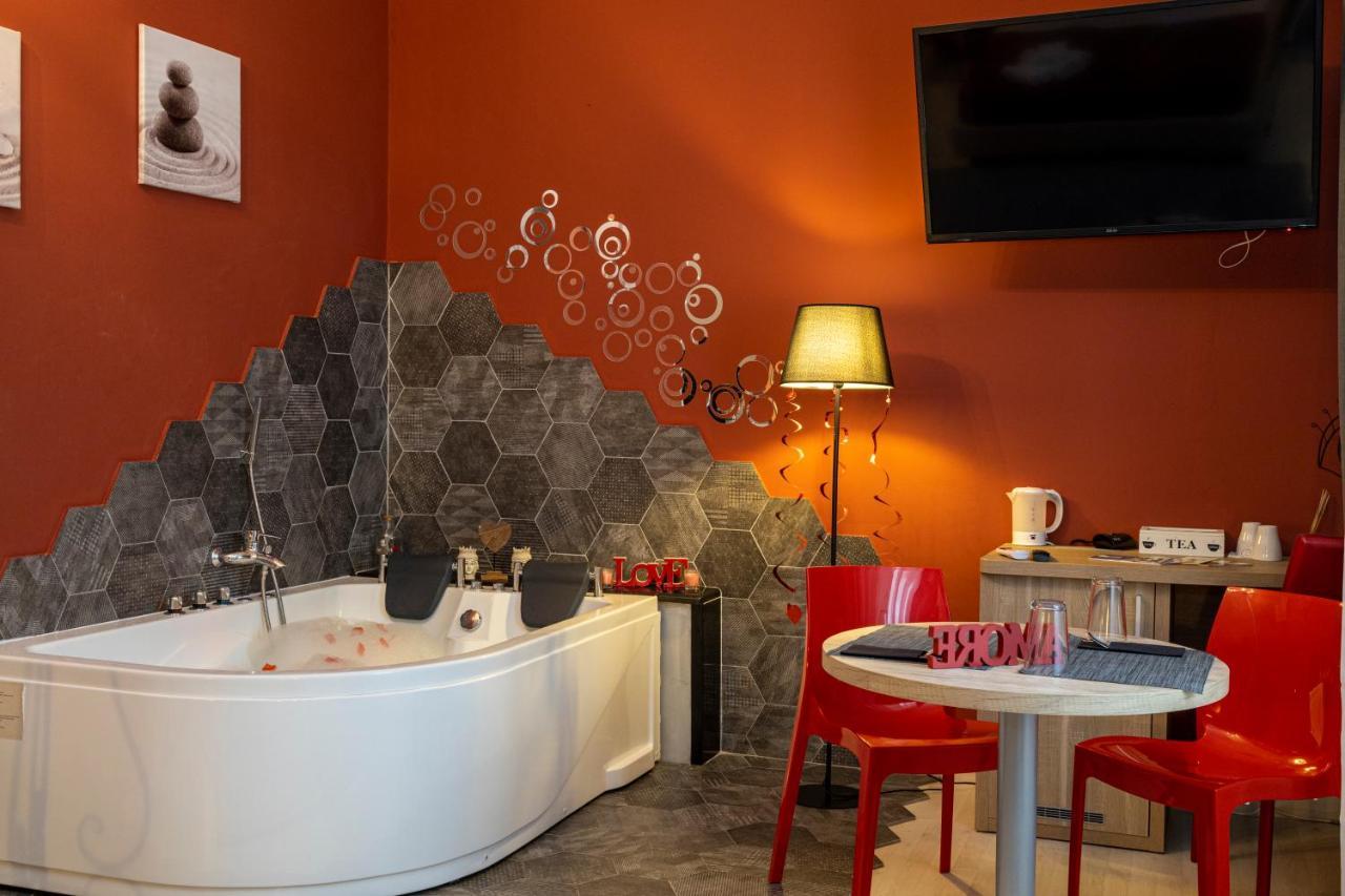 Queen Room Spa Bath