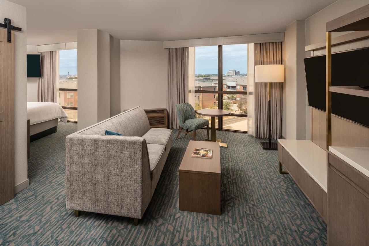 Junior Suite 1 King