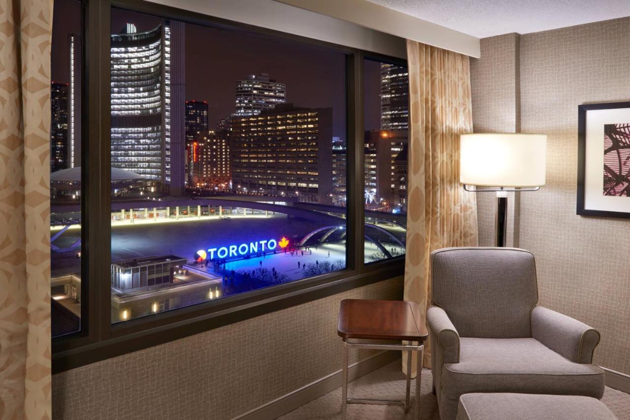 Premium Kamer met 1 Kingsize bed en Uitzicht op Nathan Philips Square