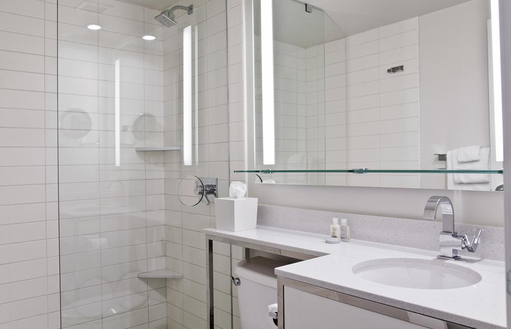 Deluxe King Kamer met Uitzicht op het Zwembad