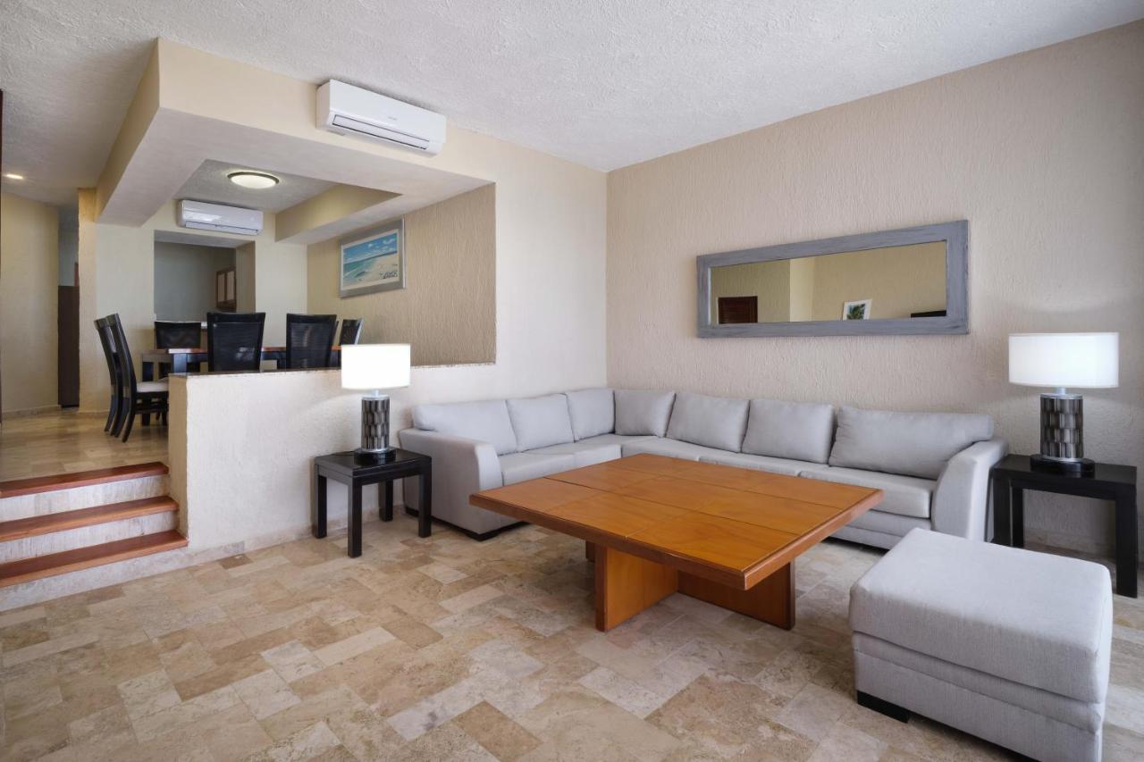 Three-Bedroom Family Villa Two King Beds Two Double Beds Balcony Non-Smoking