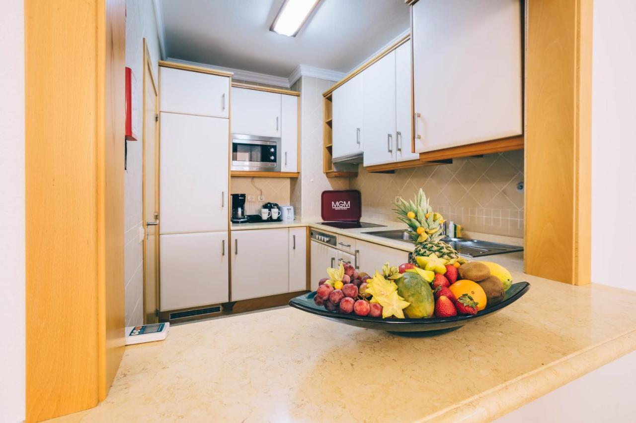 Deluxe One-Bedroom Apartment
