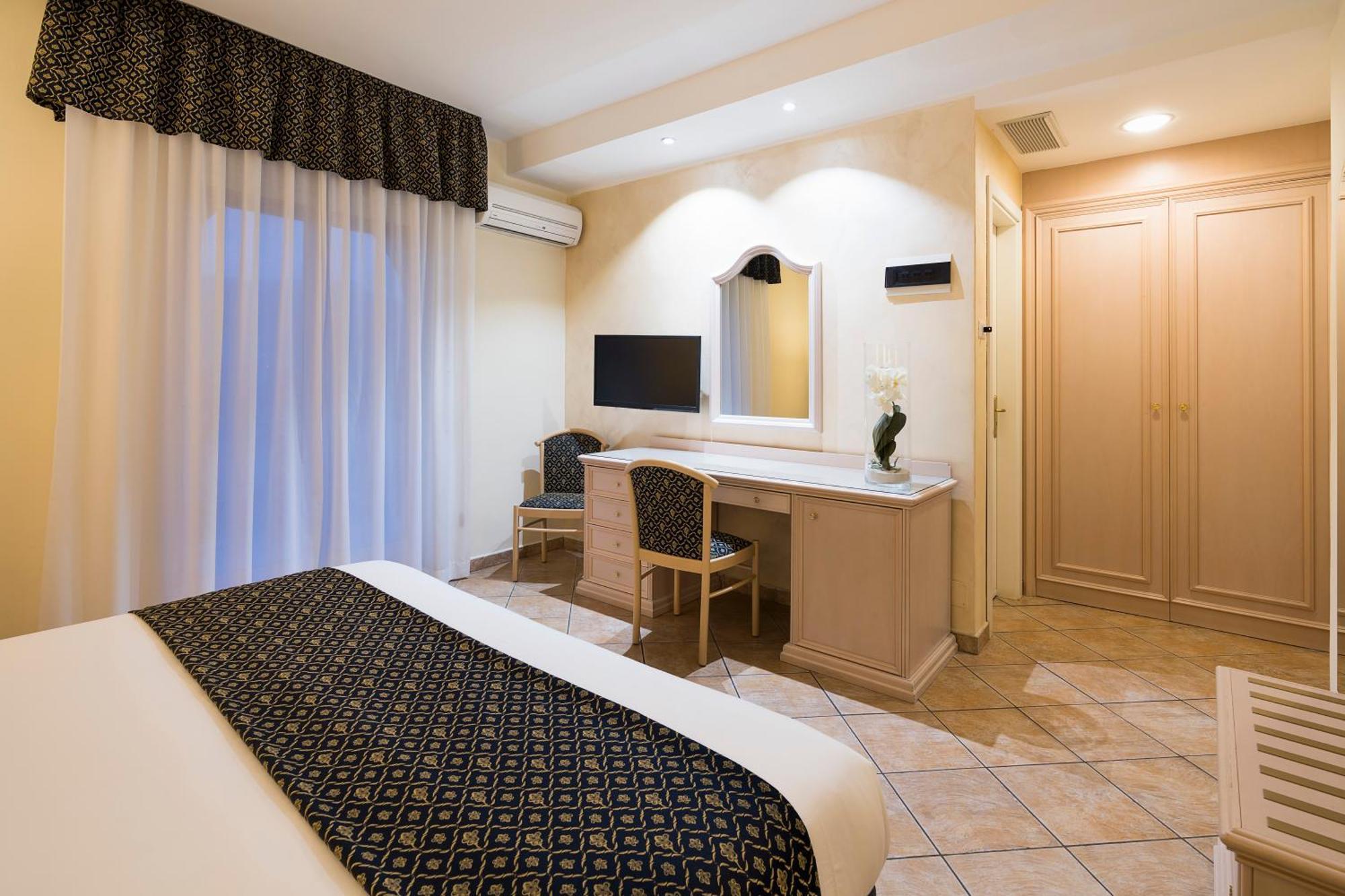 Double or Twin Room Balcony