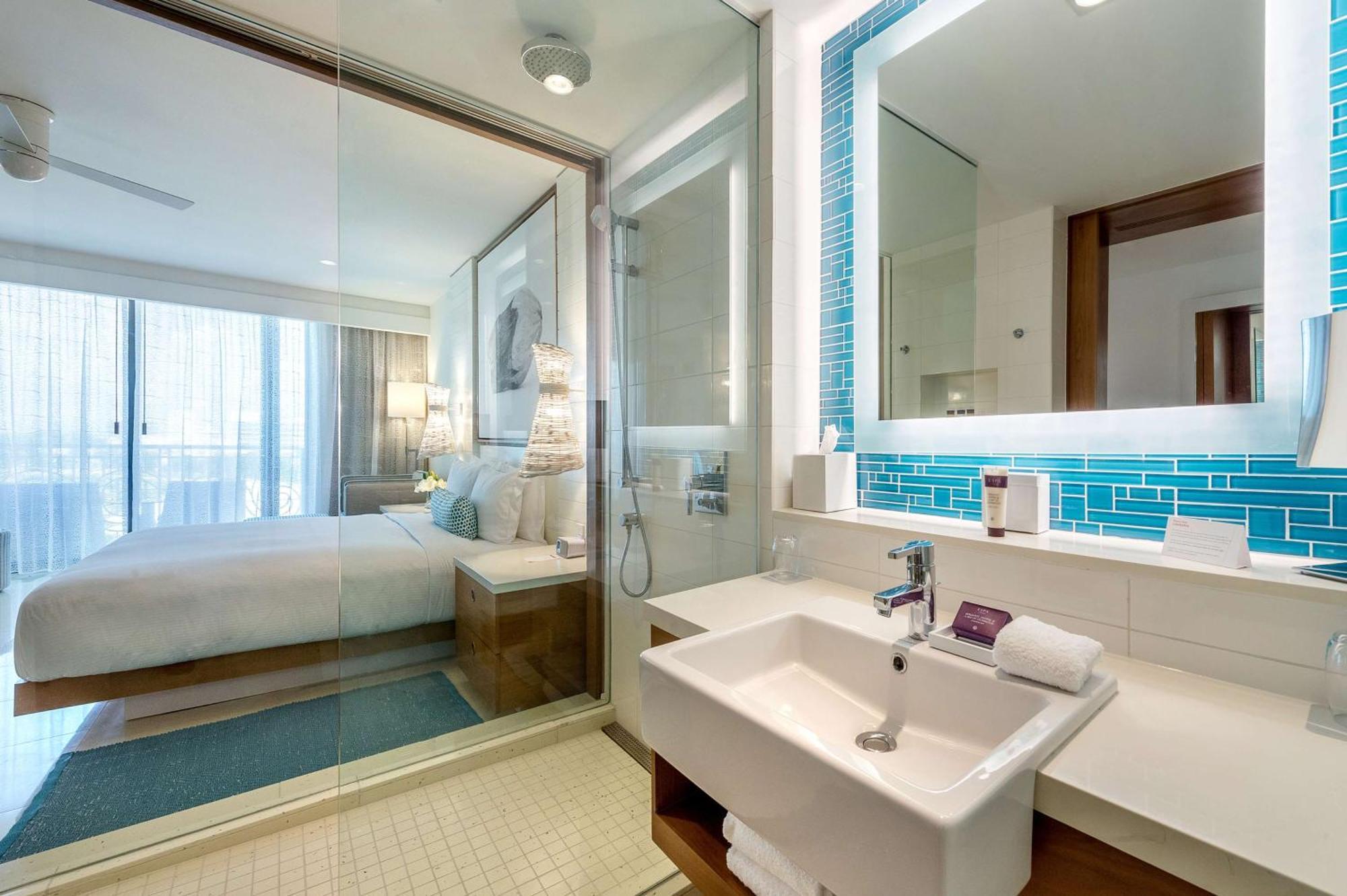 Three-Bedroom Ocean View Residence with Three King-Bedded Rooms