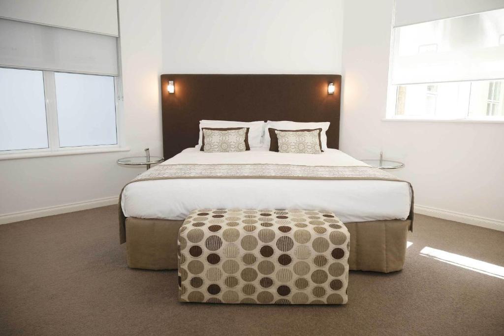 Superior One-Bedroom Apartment