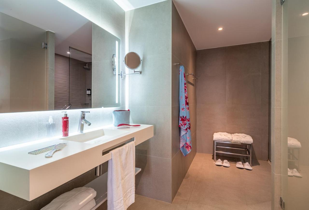 Suite com Vista Mar (2 Adultos + 1 Criança)